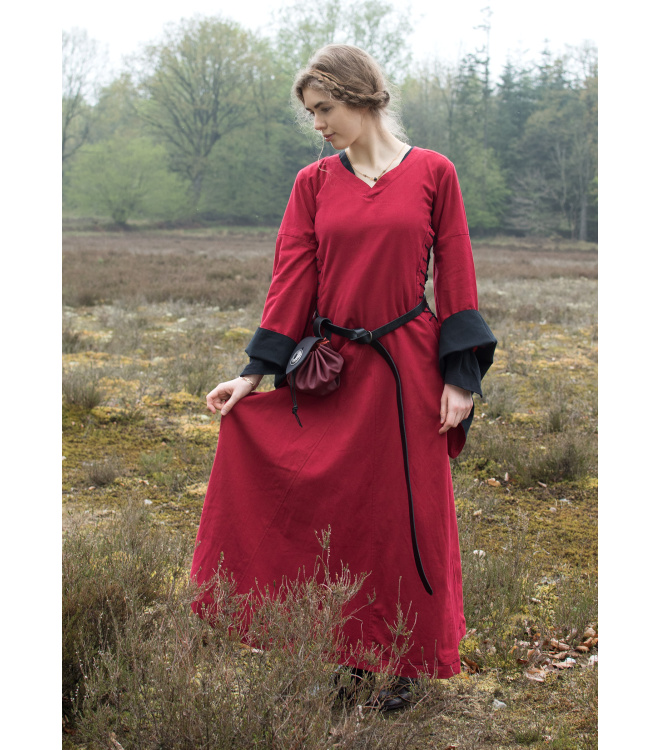 Mittelalterkleid mit Höllenfenstern, Bliaut Amal, rot/schwarz