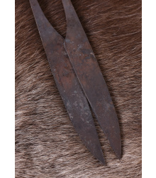 Mittelalterliche Bügelschere aus Federstahl, handgeschmiedet
