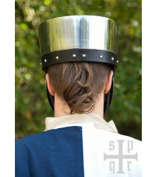 Früher Topfhelm, Kreuzfahrer-Helm, 12. Jahrhundert