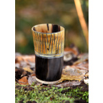 Kleiner Hornbecher mit Holzboden und Carving