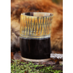 Kleiner Hornbecher mit Holzboden und Carving