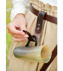 Becherhalter aus Leder mit Prägung, braun