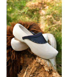 Westfälische Holzschuhe aus Pappel-Holz mit Lederkappe, paarweise gedrahtet