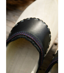 Westfälische Holzschuhe aus Pappel-Holz mit Lederkappe, paarweise gedrahtet