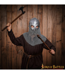 Antiker Wikingerbrillenhelm mit unvernieteter Kettenbrünne